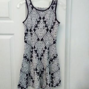 Monteau cotton mix black & white floral minidress